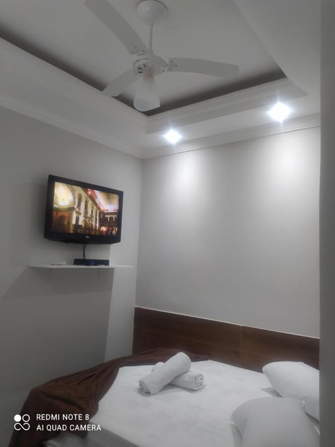 Pousada Quarto Casal Com Ar,Frigobar, Garagem Hotel Апаресида Екстериор снимка